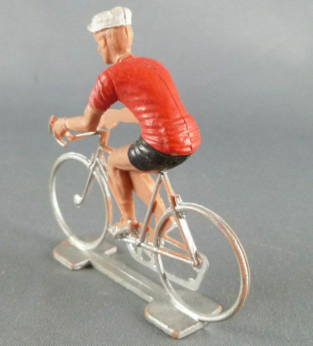 Cycliste maillot rouge