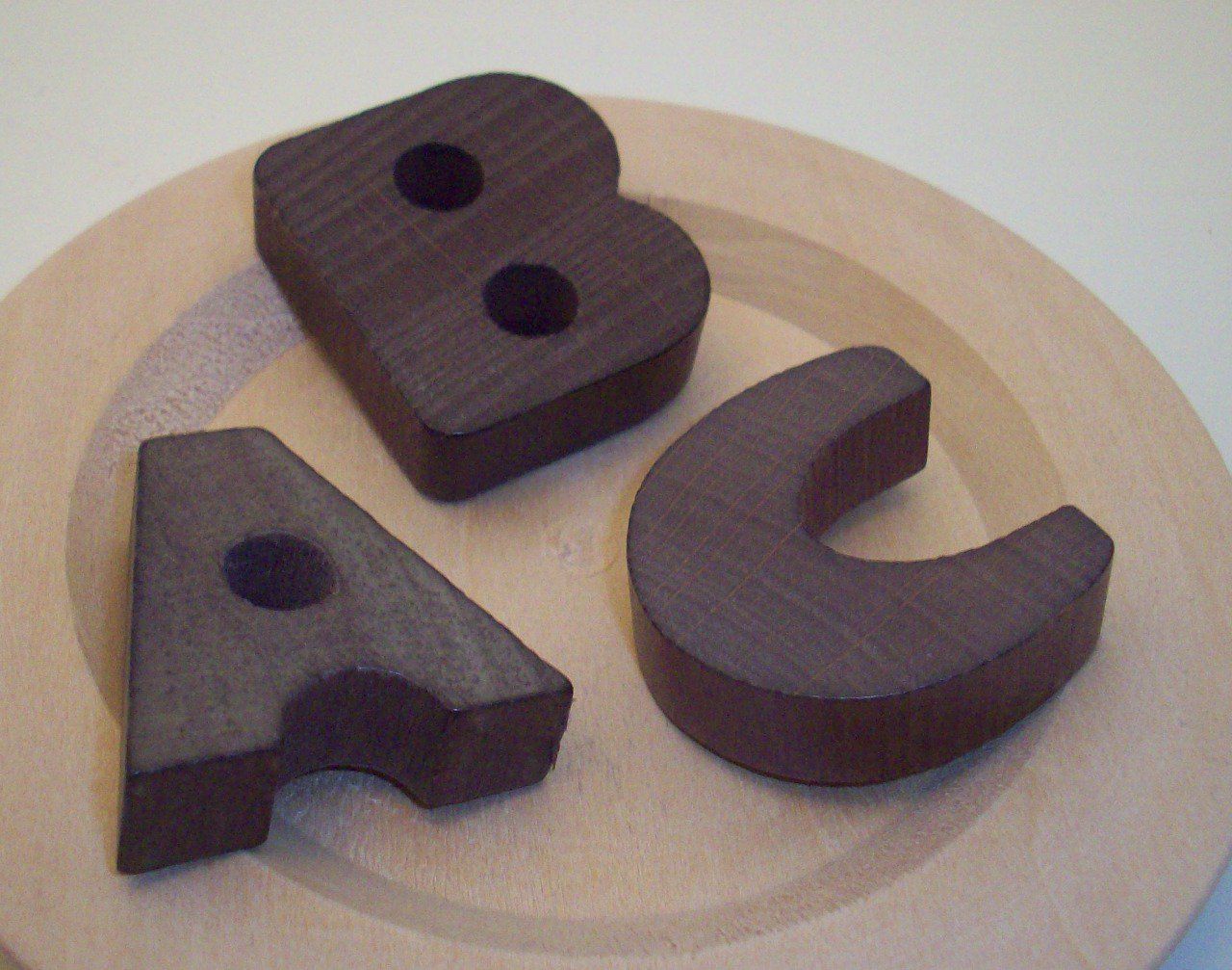 Biscuit alphabet au Chocolat au lait en bois 